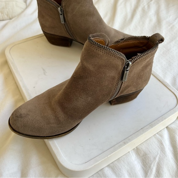 Lucky Brand Bartalino Suede Zip Booties Size 8 Taupe - Picture 7 of 8